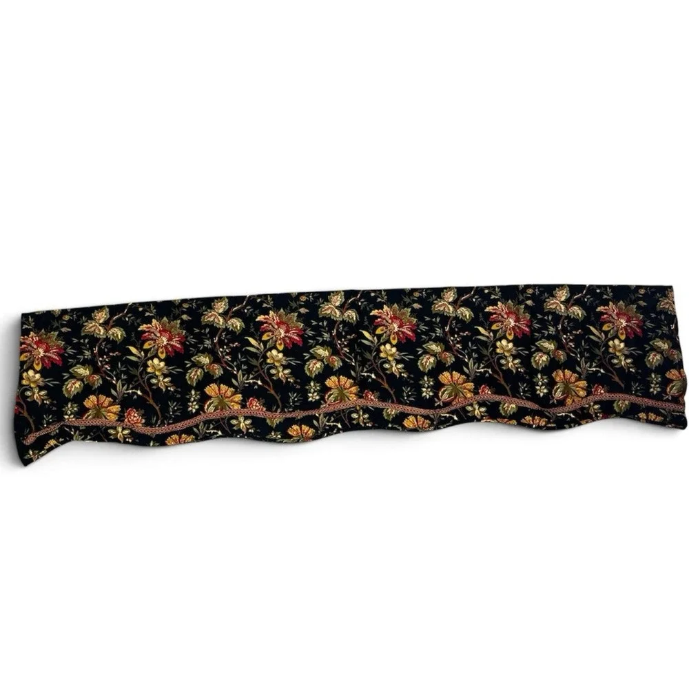 Waverly Felicite Noir Scallop Valance 68x16